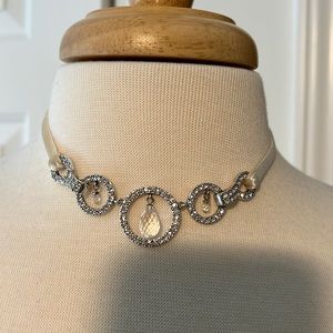 Gorgeous Ellen Tracey ivory velvet choker necklace. Just beautiful! Never worn